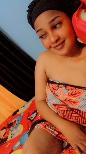Chinny kisura, 26, Dar es Salaam