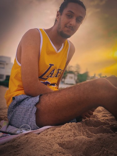 Walid, 21, Tunis