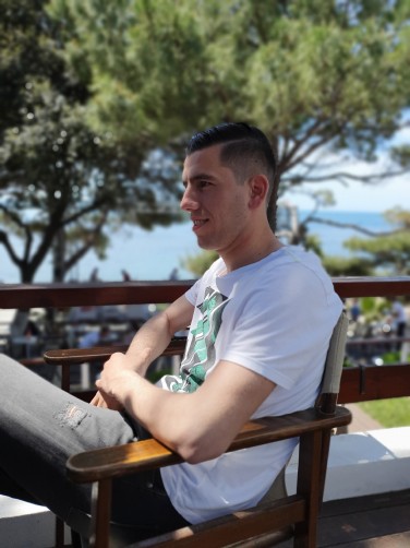 Giovanni, 25, Tirana