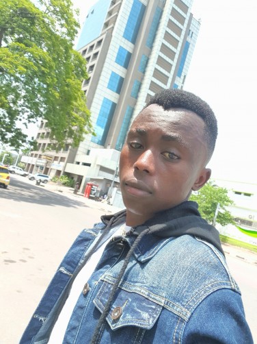 Alexeï, 21, Kinshasa