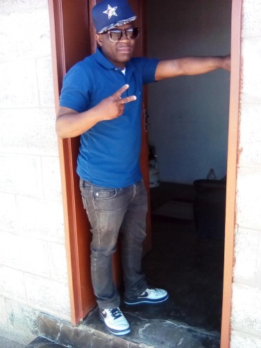 Lebohang, 27, Maseru