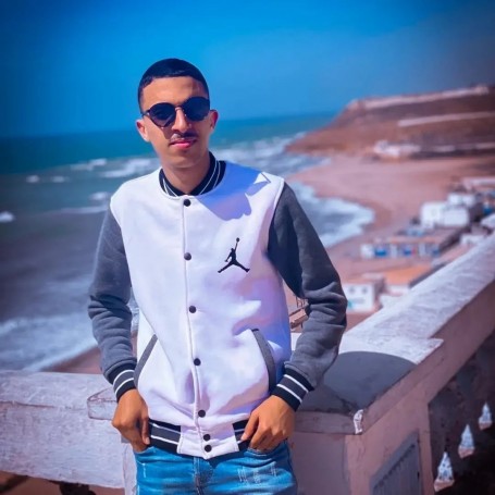 Oussama, 20, Tangier