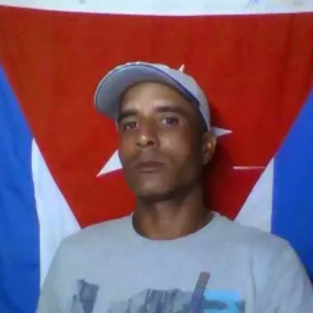 Yunior, 44, Havana