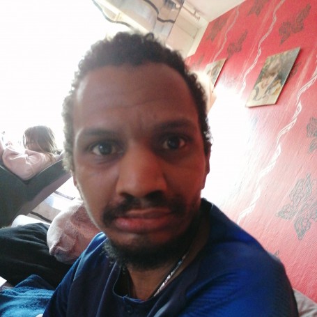 Hassan, 37, Montigny-les-Metz