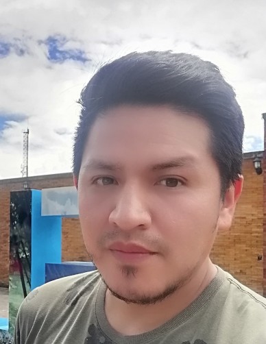Alfredo, 37, Quito