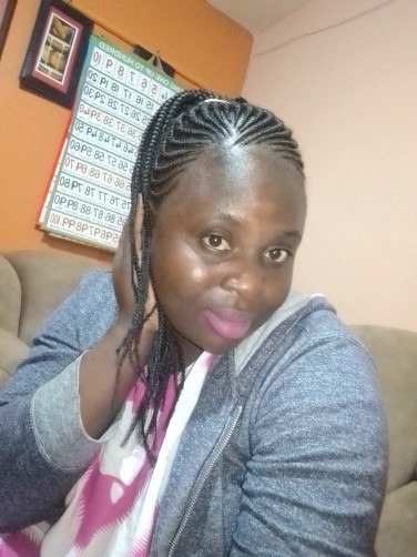 Regina, 18, Nairobi
