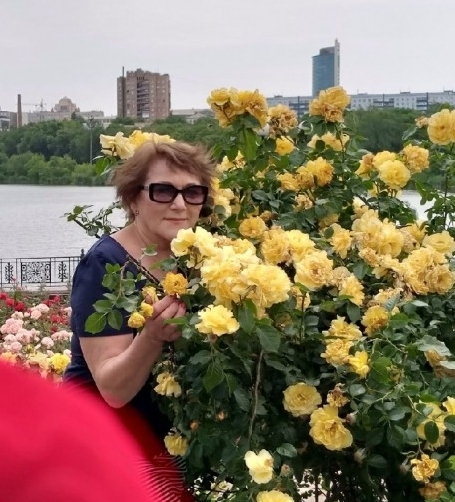 Natalia, 70, Donetsk