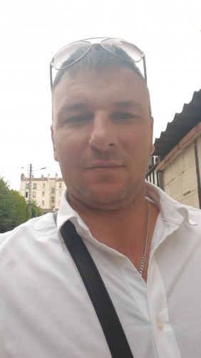 Aleksandr, 47, Paris