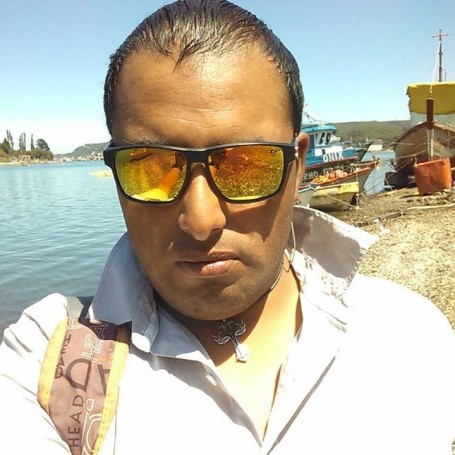 Tomas Fernando, 32, Puerto Montt