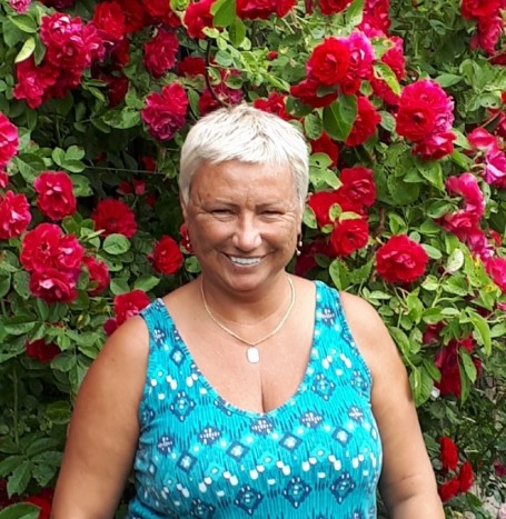 Diana, 47, Leeds