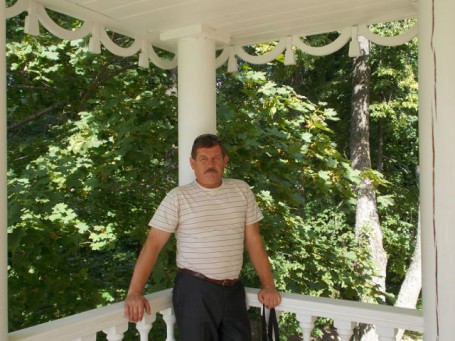 Yuriy, 63, Ostrov