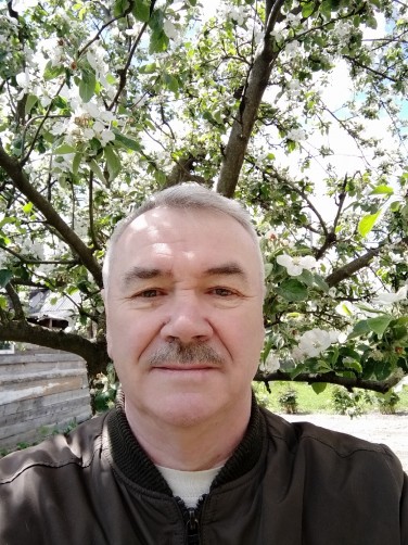 Vladimir, 70, Luninyets
