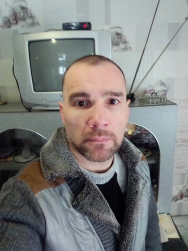 Artem, 44, Luhansk