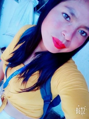 Jenny, 25, Quito
