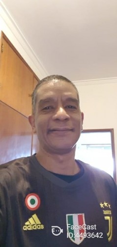 Miguel, 47, Lisbon